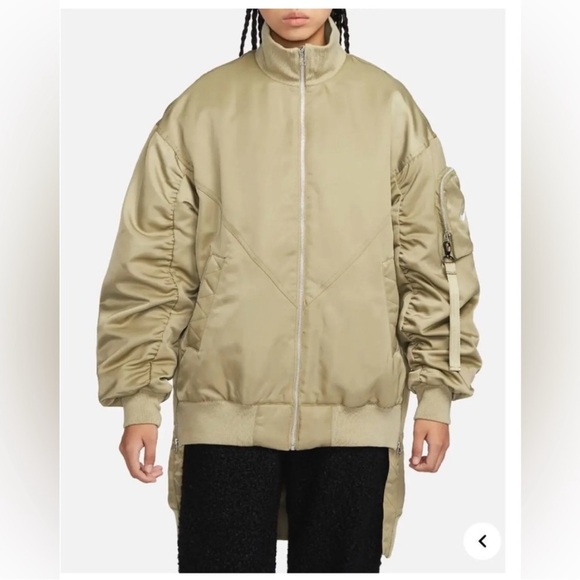 Nike NSW Therma Fit Oversized Bomber Puffy Jacket Quilted Satin Olive - Picture 9 of 10